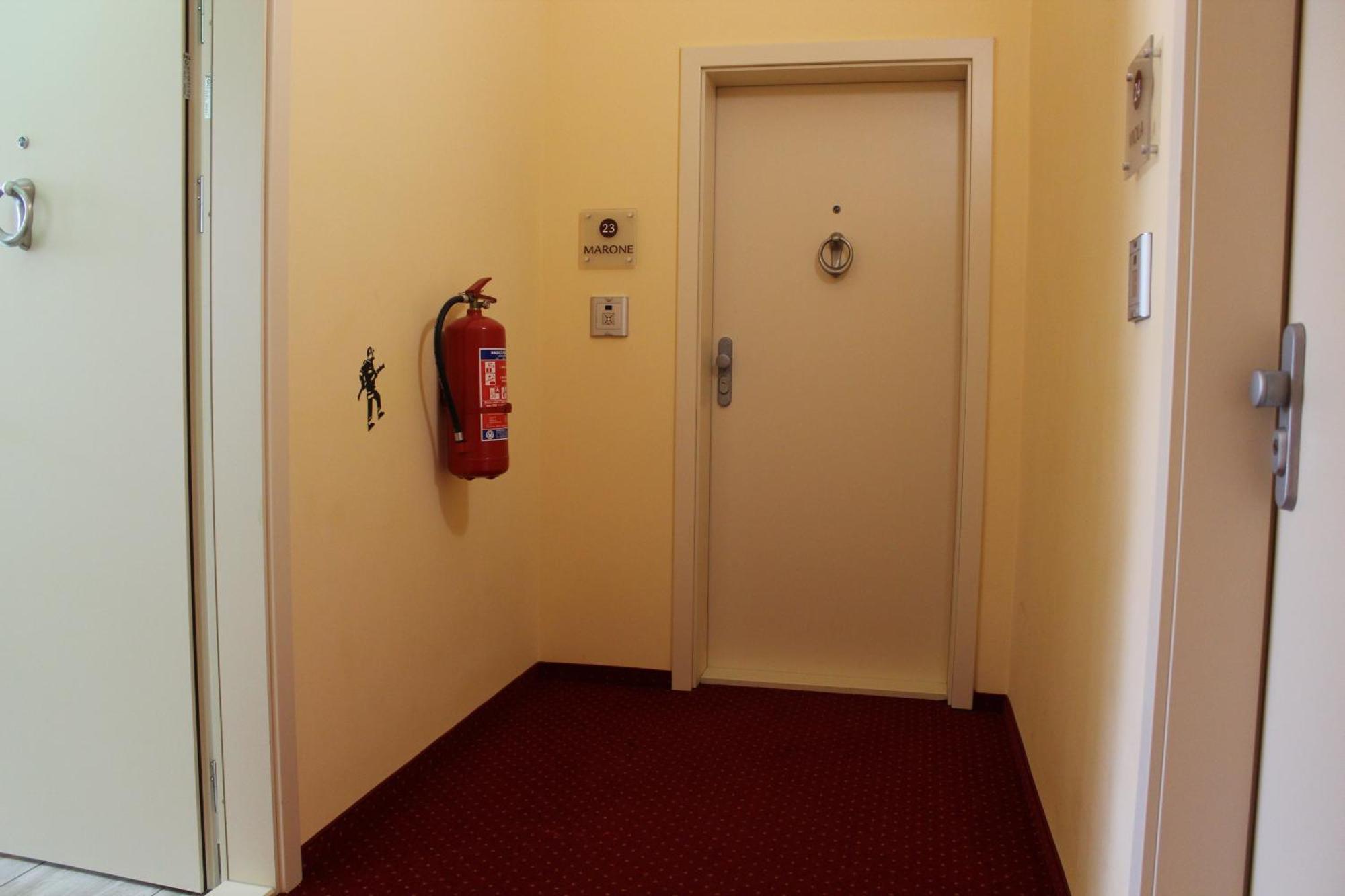 Apartments Verona Карлови Вари Екстериор снимка